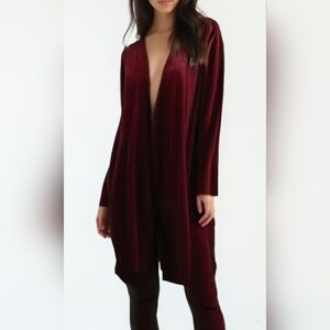 Papillon Blanc Velvety Burgundy Duster